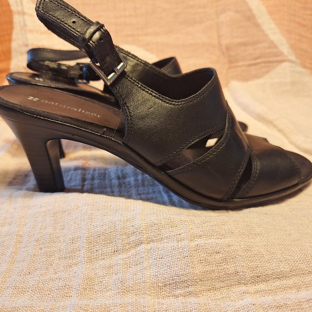Naturalizer Black Leather Strap Heel 8M